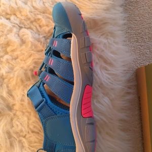 Keen Newport H2 Girl Size 4